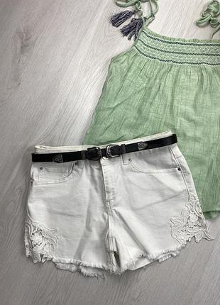 Шорти з кружевом