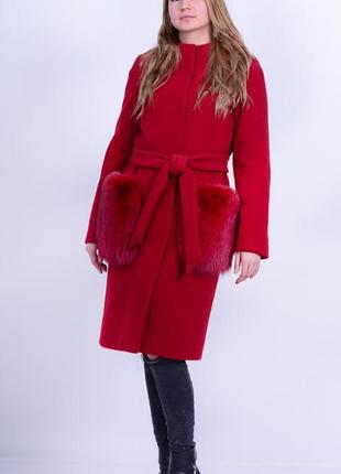 Шикарное пальто с натуральным мехом2 фото