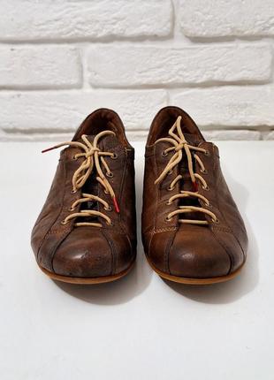 Кожаные австрийские туфли на шнурках think! коричневые натуральная кожа оригинал6 фото