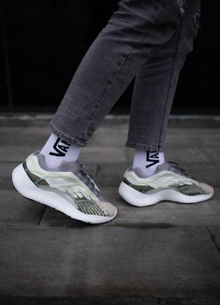 Чоловічі кросівки adidas yeezy boost 700 v3 azael2 фото