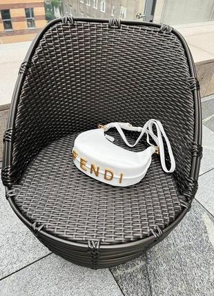 Женская сумка из эко-кожи fendi hobo фенди белая молодежная, брендовая сумка через плечо9 фото