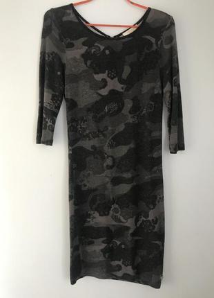 Итальянское  трикотажное платье fracomina  p. s