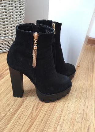 Ботильйони замш 37