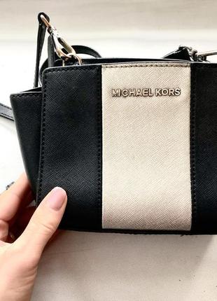 Чёрная с серебряным сумка michael kors