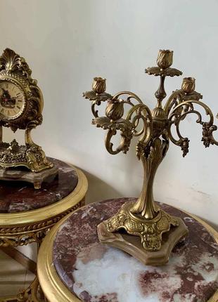 Кам'яні бронзові годинники з канделябром вінтаж з бельгії