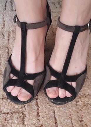 Сандалі нубук