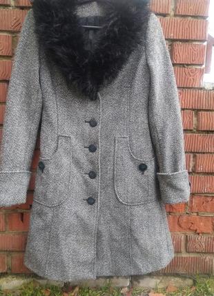 Оригінальне  ефектне пальто з хутряним коміром h&m2 фото