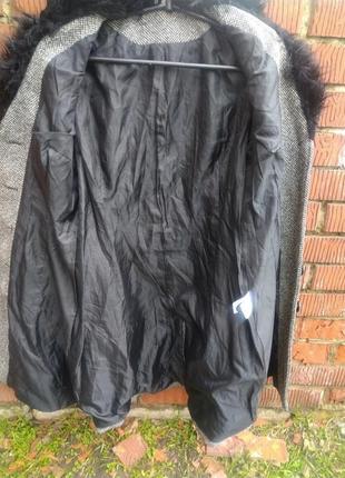 Оригінальне  ефектне пальто з хутряним коміром h&m3 фото