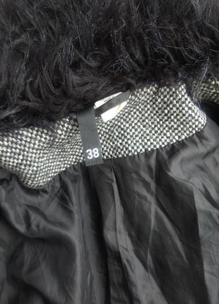 Оригінальне  ефектне пальто з хутряним коміром h&m6 фото