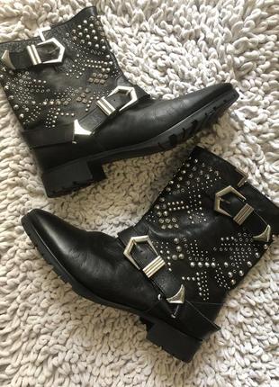 Черевики, чоботи zara