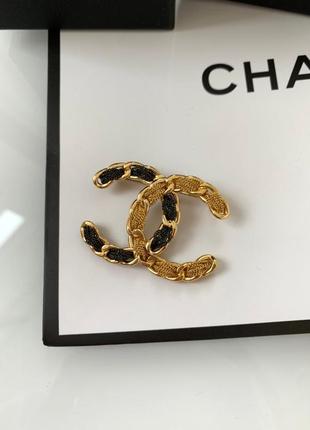 Брошь с переплетением