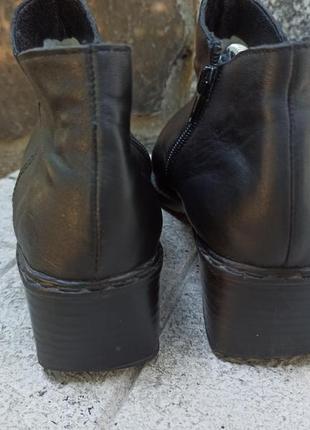 Утеплені шкіряні демісезонні черевики rieker6 фото