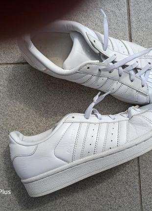 Білі шкіряні кросівки adidas3 фото