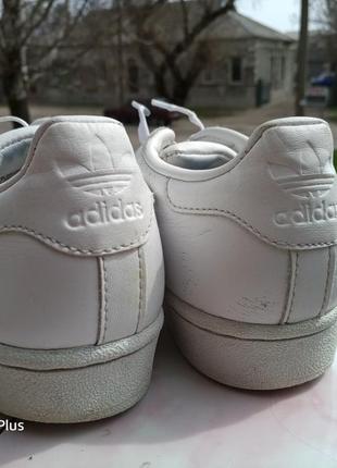 Білі шкіряні кросівки adidas5 фото