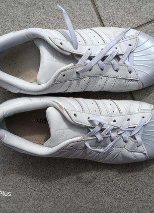 Білі шкіряні кросівки adidas6 фото