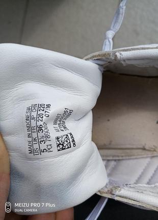 Білі шкіряні кросівки adidas7 фото