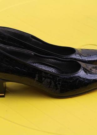 Розкішні туфлі з лакованої шкіри ara 38-39 розмір2 фото
