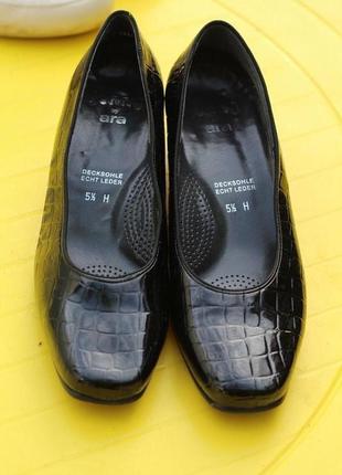 Розкішні туфлі з лакованої шкіри ara 38-39 розмір3 фото