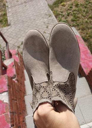 Комфортні замшеві ботільони, черевики tamaris7 фото