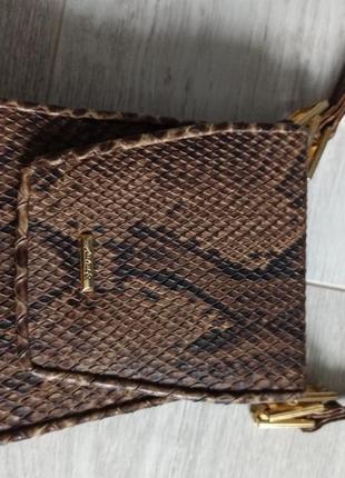 Маленька сумочка з довгою ручкою в стилі версаче6 фото