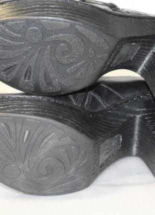Стильні шкіряні ботильйони, підлозі черевики born англія5 фото