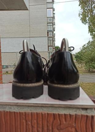 Комфортні лакові туфлі, лофери  tamaris7 фото