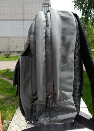 Місткий і міцний рюкзак eastpak2 фото