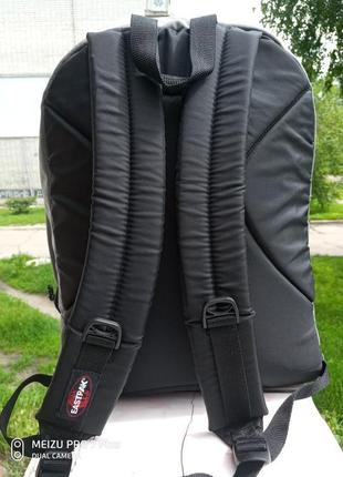 Місткий і міцний рюкзак eastpak4 фото