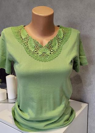 Футболка с кружевом