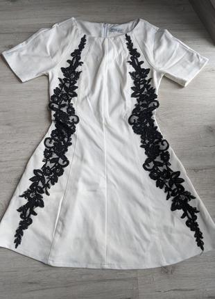 Белое платье с кружевом1 фото
