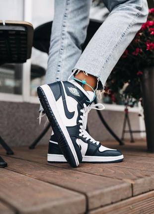 Жіночі кросівки nike jordan