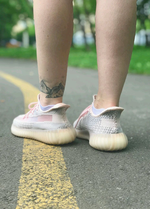 Кросівки adidas yeezy boost 350 v24 фото