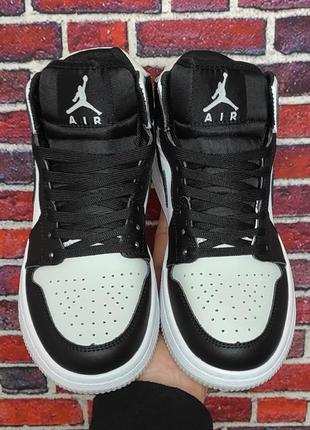 Кросівки nike air jordan retro 1 black/white6 фото