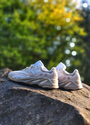 Кросівки yeezy 700 white 36-4110 фото