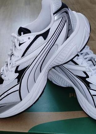 Sneakers base hotsell