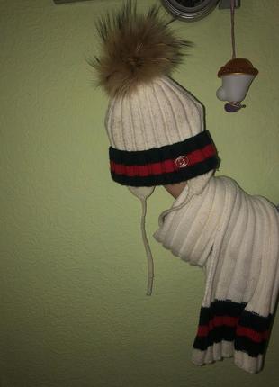 Шапочка с натуральным мехом енота и шарф2 фото