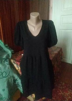 Черное платье воланы1 фото