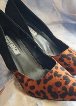 Классические женские туфли