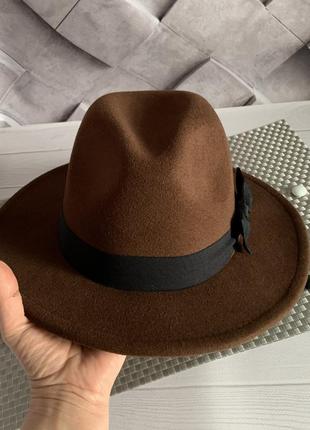 Шляпка федора унисекс с полями и лентой коричневая6 фото