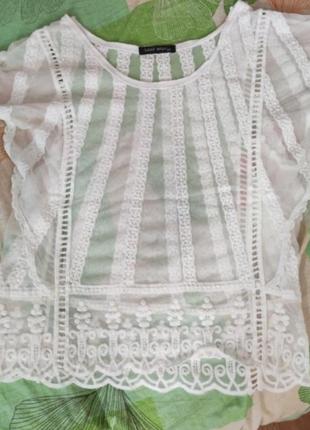 Белая кружевная блузочка
