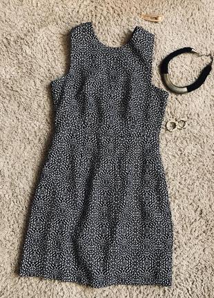 Платье без рукавов h&m из плотной ткани v-образный вырез приталенное сукня4 фото