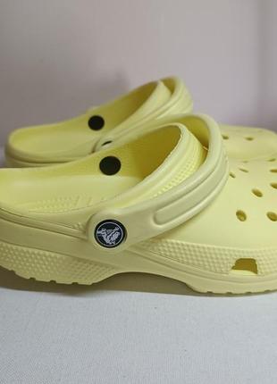 Аквашузи сабо клоги crocs m5 w7