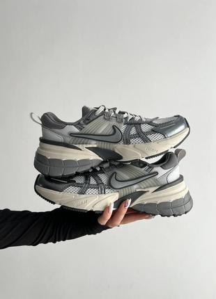 Кроссовки nike v2k run pure platinum wolf grey