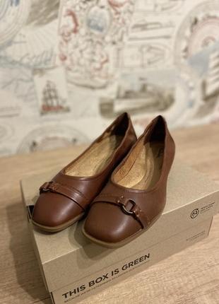 Супер зручні та стильні балетки clarks