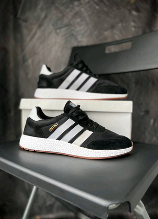 Adidas iniki