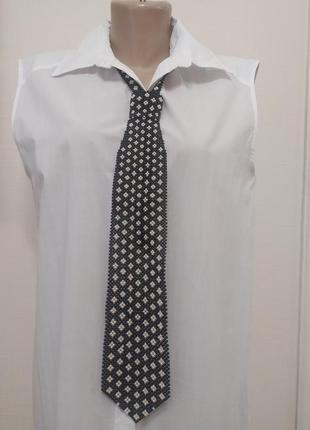 Очень стильный чёрно-белый галстук,вышитый бисером,ручная работа