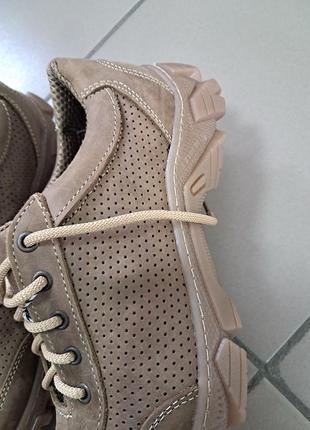 Кросівки шкіряні