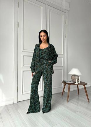 Костюм жіночий