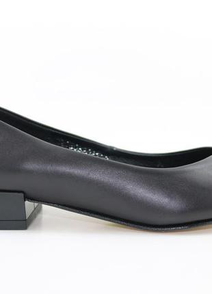 Туфлі-човники жіночі молодіжні шкіряні чорні з гострим носком ...