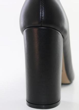 Туфлі жіночі чорні шкіряні з гострим носком і підбором 9.5 сан...5 фото